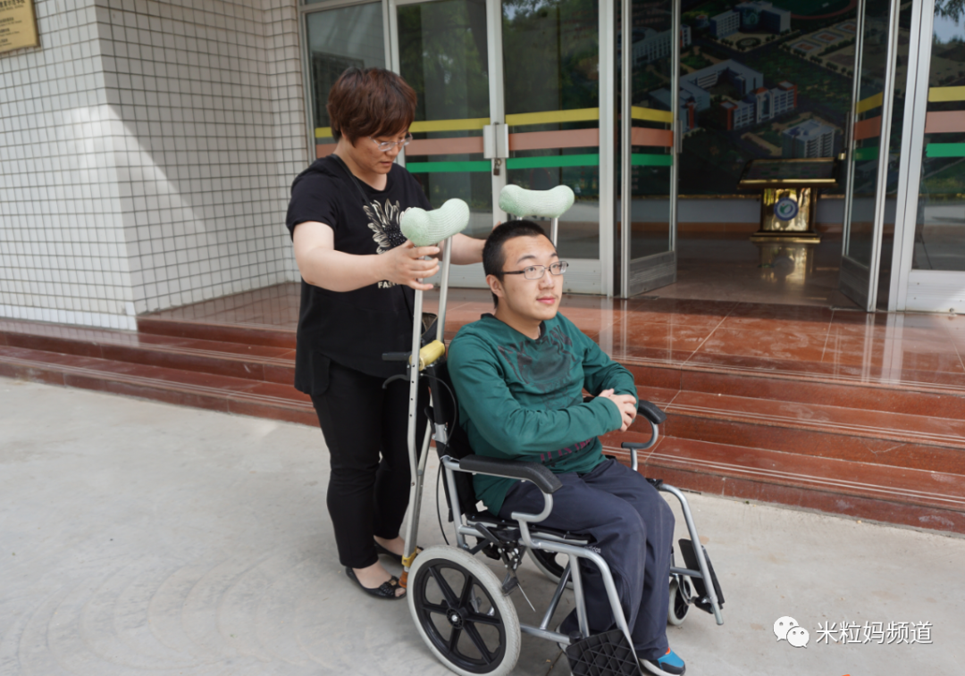 看看北航渐冻症男孩，轮椅上的清华博士：孩子，你凭什么不努力？